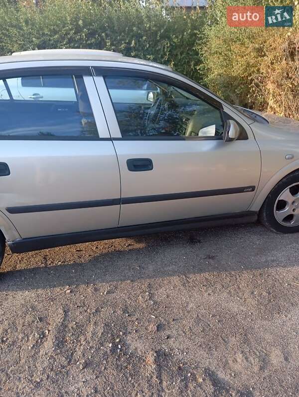 Хетчбек Opel Astra 2000 в Шостці