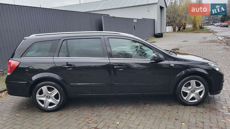 Універсал Opel Astra 2006 в Черкасах