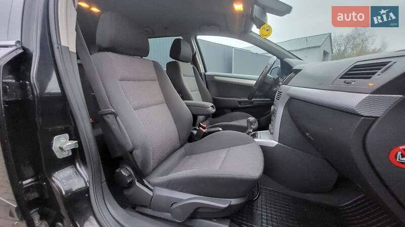 Універсал Opel Astra 2006 в Черкасах