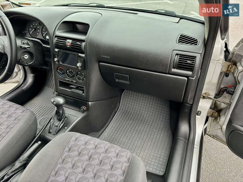 Хэтчбек Opel Astra 2004 в Киеве