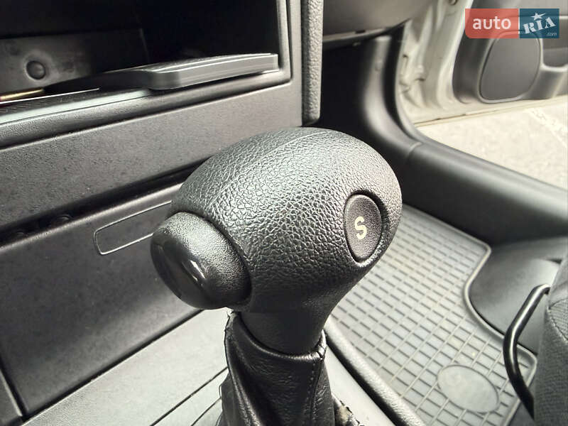 Хэтчбек Opel Astra 2004 в Киеве