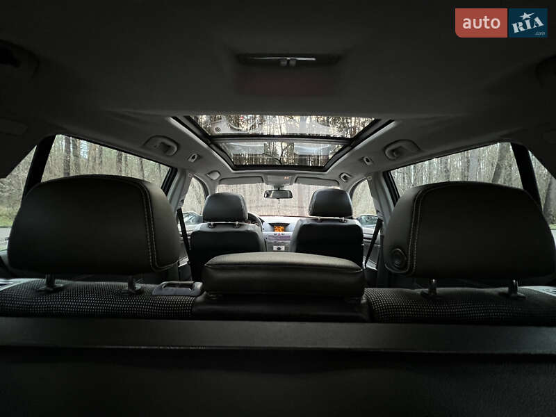 Универсал Opel Astra 2005 в Житомире