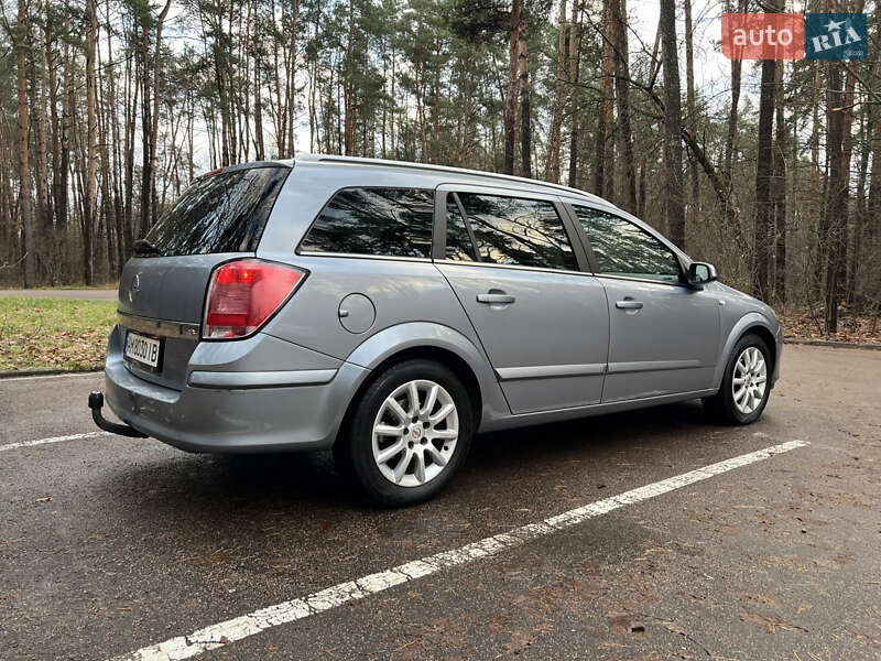 Универсал Opel Astra 2005 в Житомире