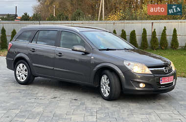 Універсал Opel Astra 2009 в Луцьку