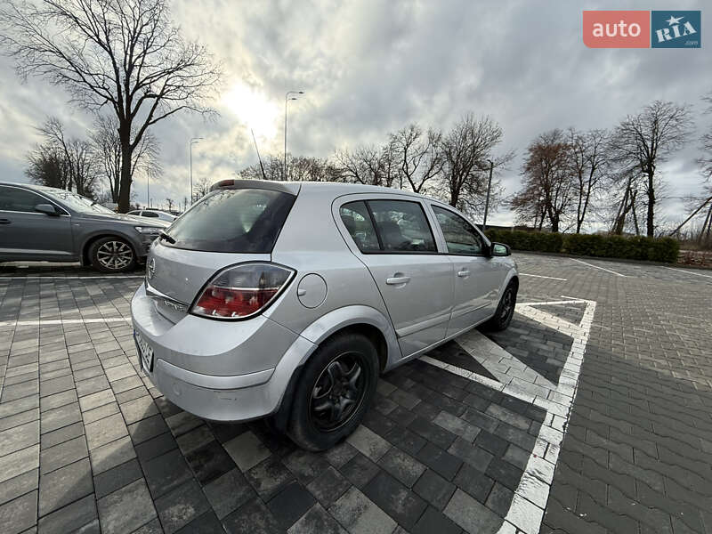 Хэтчбек Opel Astra 2007 в Виннице