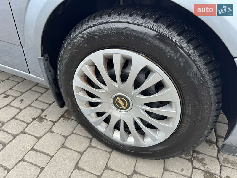 Універсал Opel Astra 2004 в Коростені