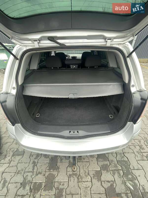 Універсал Opel Astra 2013 в Києві