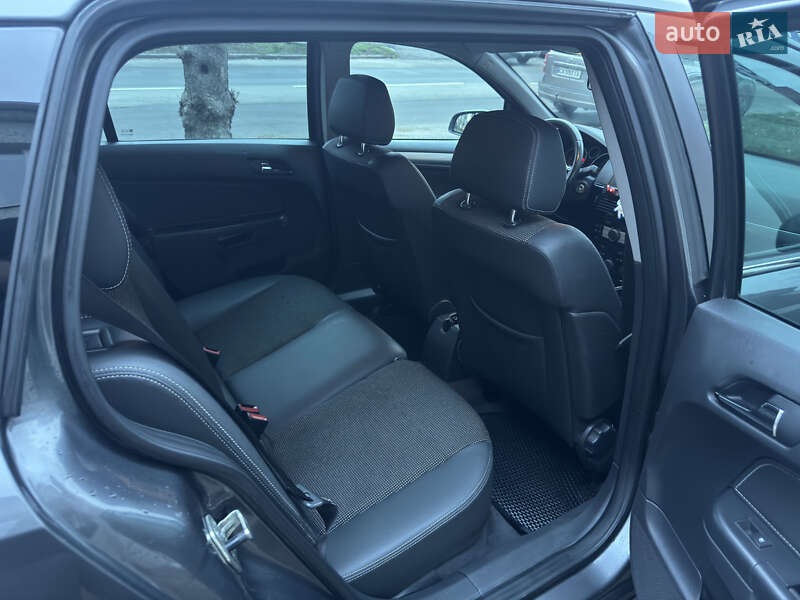 Универсал Opel Astra 2010 в Умани фото 5 Универсал Opel Astra 2010 в Умани