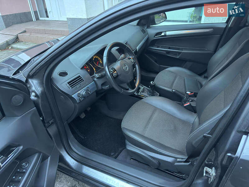 Универсал Opel Astra 2010 в Умани фото 11 Универсал Opel Astra 2010 в Умани