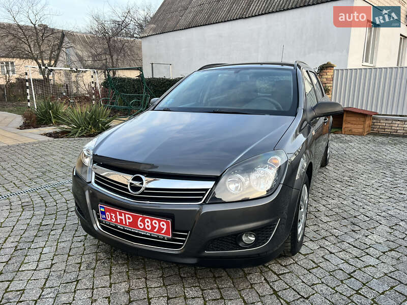 Універсал Opel Astra 2009 в Гнівані
