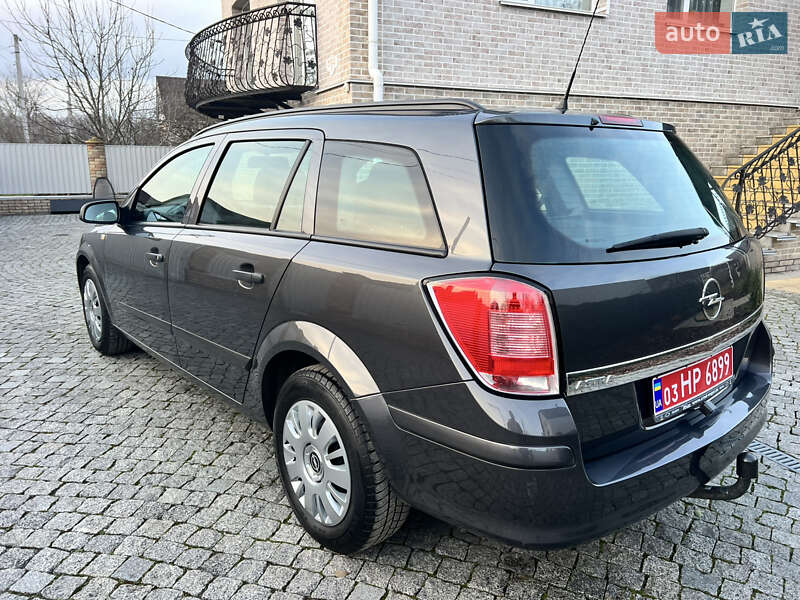 Універсал Opel Astra 2009 в Гнівані