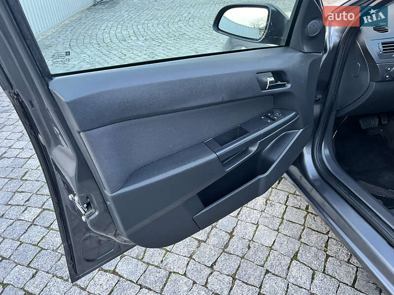 Універсал Opel Astra 2009 в Гнівані