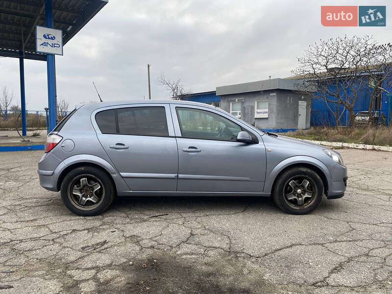 Хэтчбек Opel Astra 2006 в Кропивницком