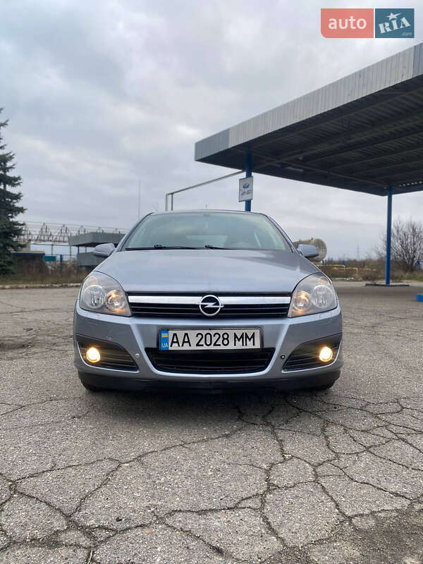 Хэтчбек Opel Astra 2006 в Кропивницком