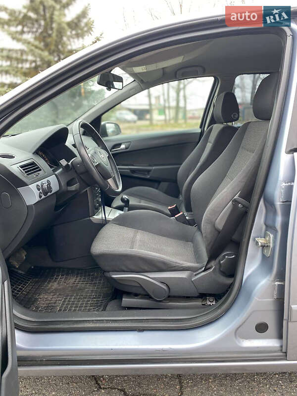 Хэтчбек Opel Astra 2006 в Кропивницком