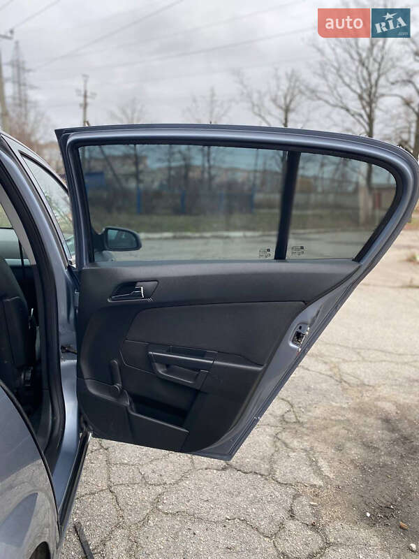 Хэтчбек Opel Astra 2006 в Кропивницком