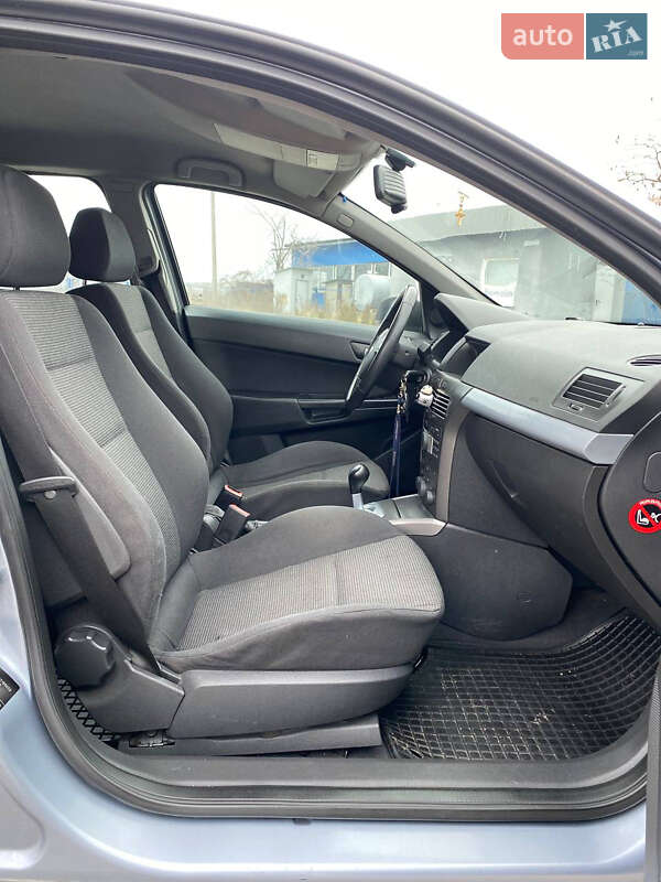 Хэтчбек Opel Astra 2006 в Кропивницком