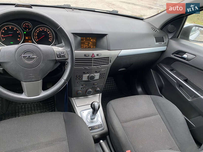 Хэтчбек Opel Astra 2006 в Кропивницком