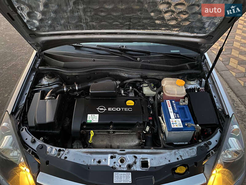 Хэтчбек Opel Astra 2006 в Кропивницком