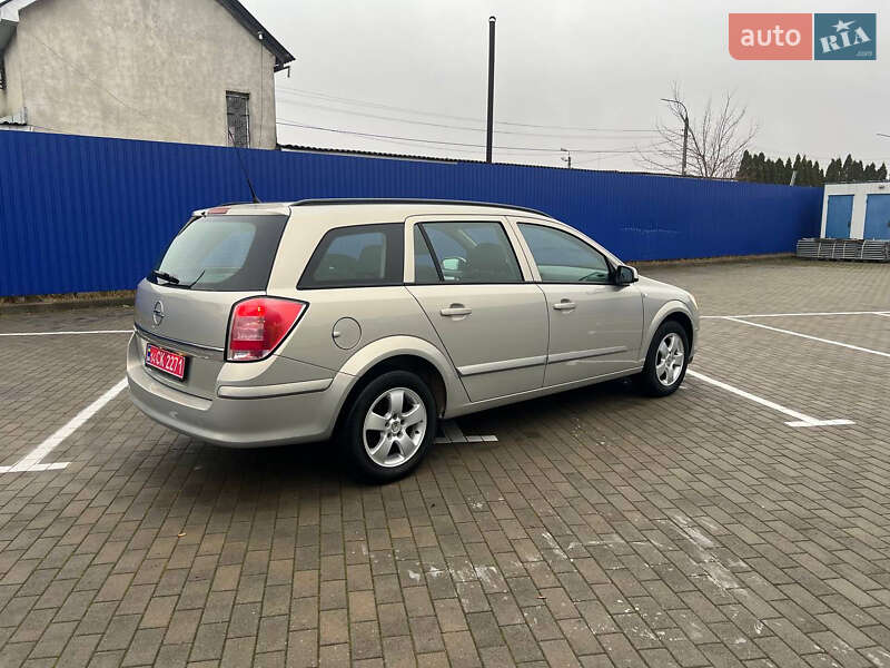 Універсал Opel Astra 2009 в Калуші