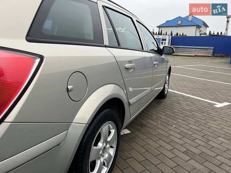 Універсал Opel Astra 2009 в Калуші