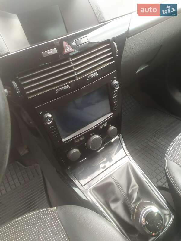 Універсал Opel Astra 2008 в Стрию