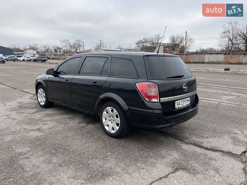 Универсал Opel Astra 2012 в Белой Церкви