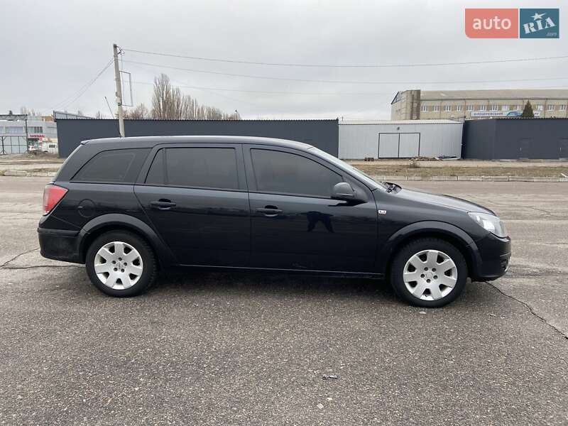 Универсал Opel Astra 2012 в Белой Церкви