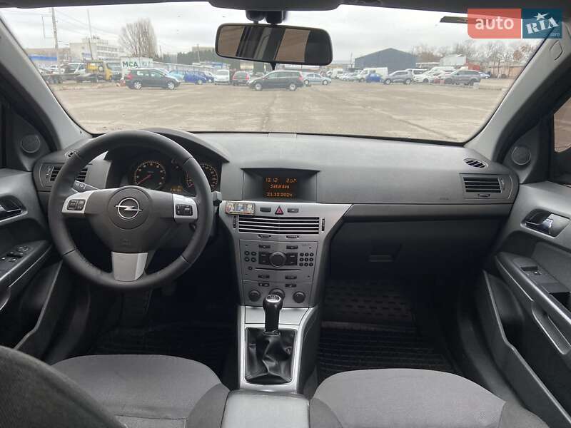 Универсал Opel Astra 2012 в Белой Церкви