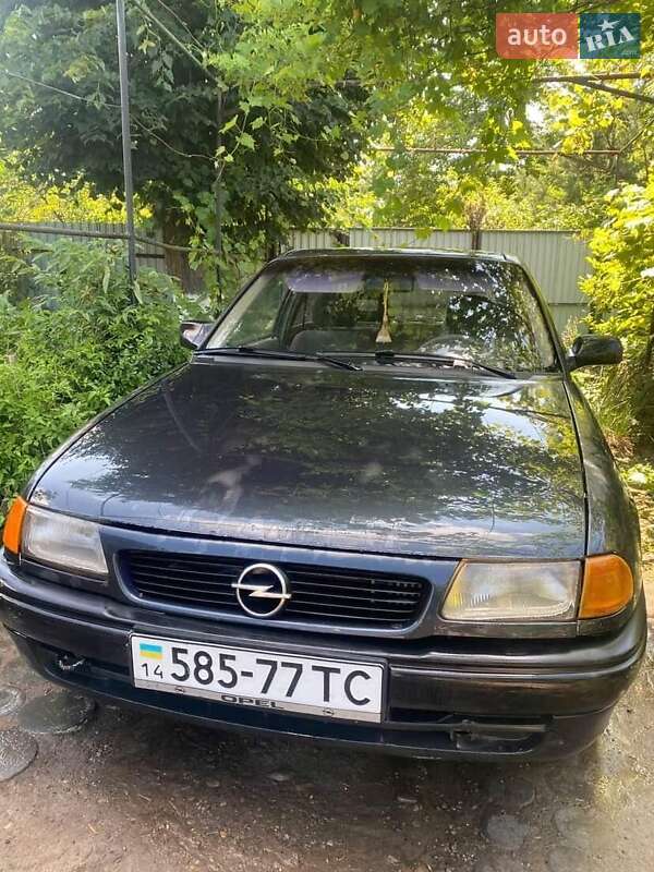 Хетчбек Opel Astra 1993 в Бурштині