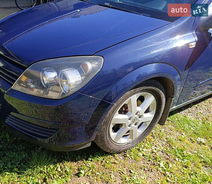 Універсал Opel Astra 2005 в Івано-Франківську