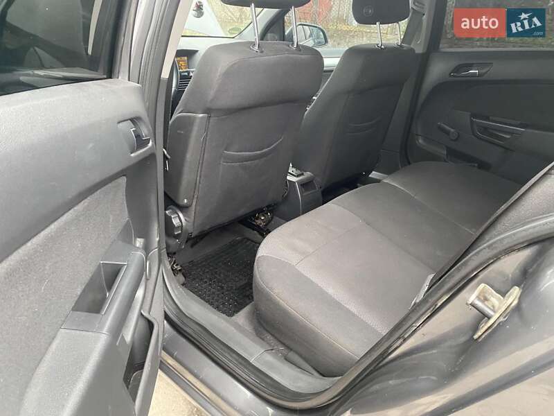 Универсал Opel Astra 2010 в Владимире