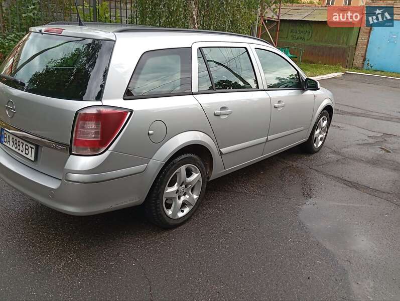 Універсал Opel Astra 2008 в Олександрії