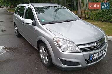 Универсал Opel Astra 2008 в Александрие