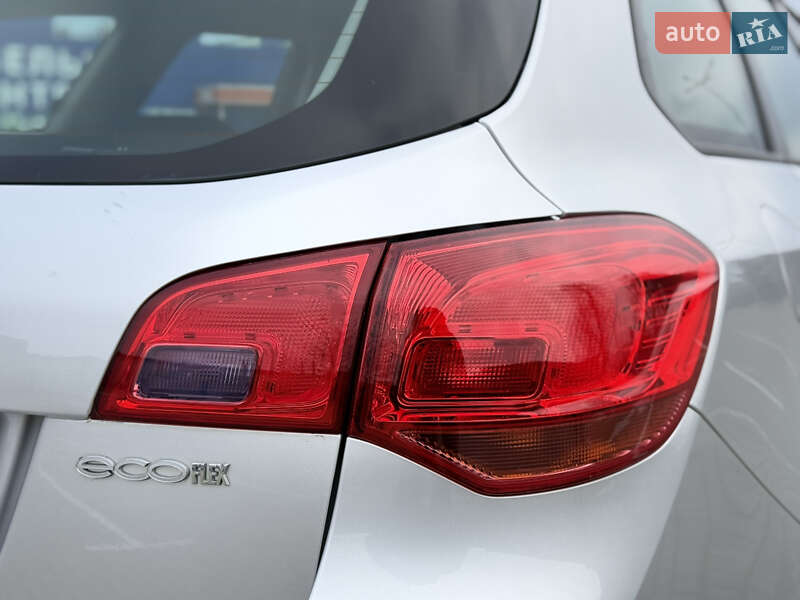 Универсал Opel Astra 2015 в Тернополе