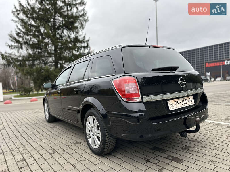 Универсал Opel Astra 2009 в Луцке