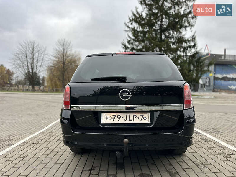 Универсал Opel Astra 2009 в Луцке