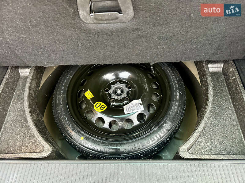 Універсал Opel Astra 2011 в Рівному