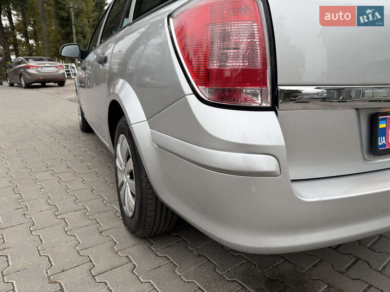 Універсал Opel Astra 2010 в Вінниці