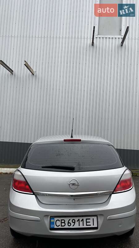 Хэтчбек Opel Astra 2004 в Чернигове