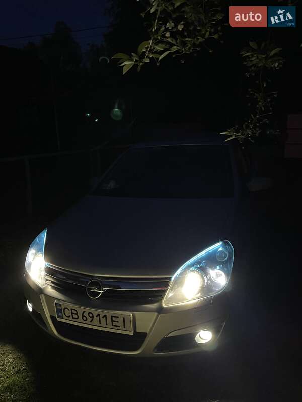 Хэтчбек Opel Astra 2004 в Чернигове