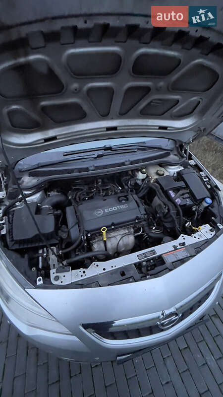 Хетчбек Opel Astra 2011 в Києві