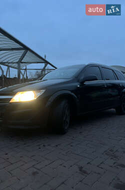 Універсал Opel Astra 2007 в Рівному