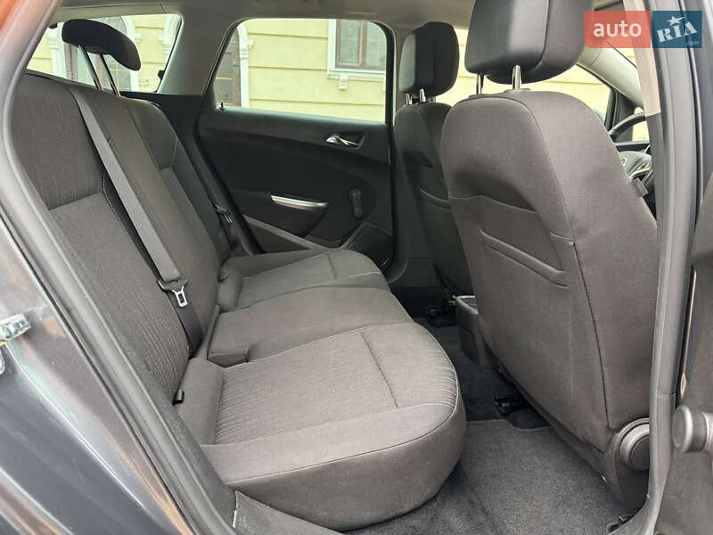 Універсал Opel Astra 2011 в Могилів-Подільському