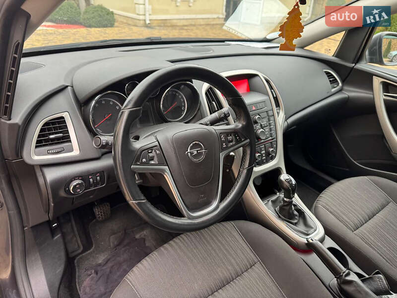 Універсал Opel Astra 2011 в Могилів-Подільському