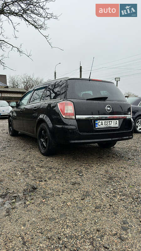 Універсал Opel Astra 2010 в Смілі