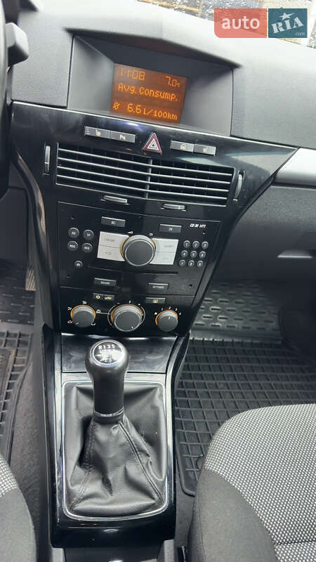 Універсал Opel Astra 2010 в Смілі