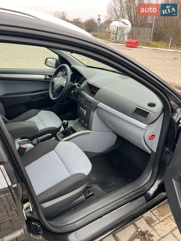 Універсал Opel Astra 2005 в Ковелі