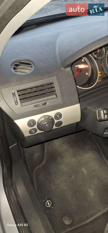 Універсал Opel Astra 2008 в Виноградові