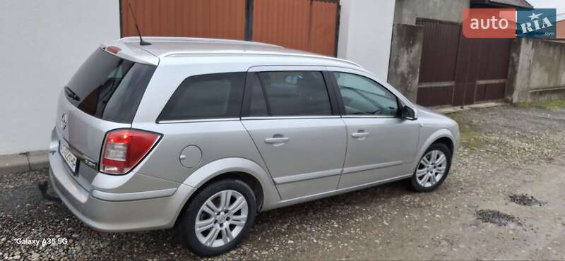 Універсал Opel Astra 2008 в Виноградові